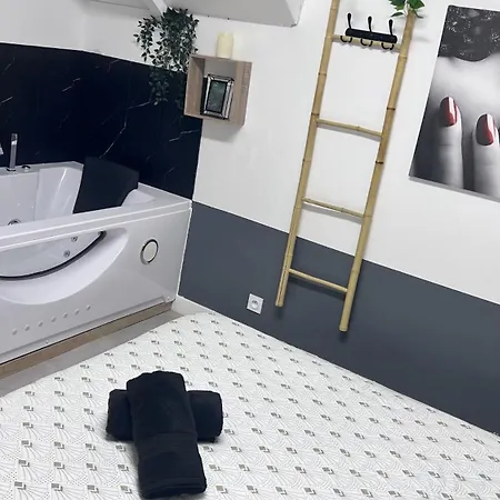 La Sensuelle Parenthèse